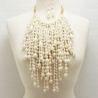 Stunning Pearl Necklace Set